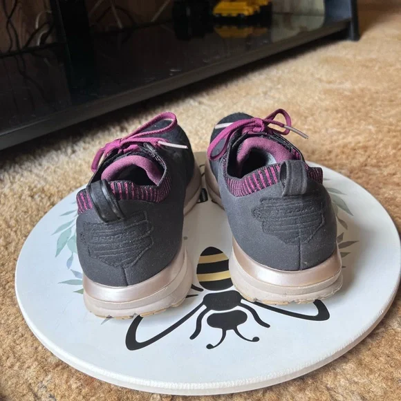 Brooks Ricochet Sneaker 9.5 1202921B018 Running Shoes Black, Burgundy. - Picture 13 of 17